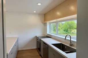 6301 Sherburne St, Duluth, MN 55807 - Photo 7
