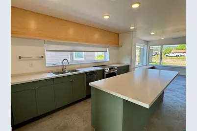 6311 Sherburne St, Duluth, MN 55807 - Photo 5