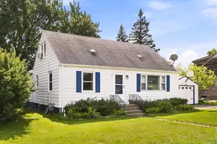 436 E Oxford St, Duluth, MN 55803 - Photo 1