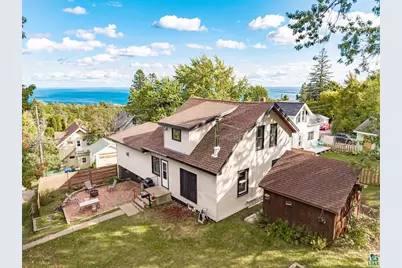 1502 E Skyline Pkwy, Duluth, MN 55805 - Photo 1