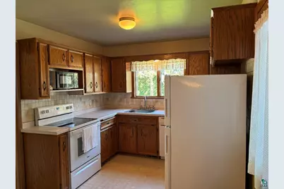 408 S 7th Ave E, Ely, MN 55731 - Photo 7