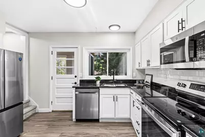 202 W Austin St, Duluth, MN 55803 - Photo 9