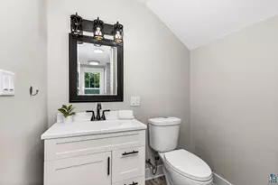 202 W Austin St, Duluth, MN 55803 - Photo 25