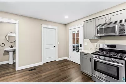 2407 W 6th St, Duluth, MN 55806 - Photo 19