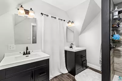 2407 W 6th St, Duluth, MN 55806 - Photo 25