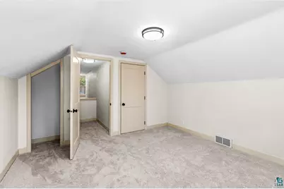 6002 Tioga St, Duluth, MN 55804 - Photo 41