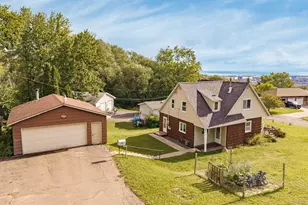 2531 W 13th St, Duluth, MN 55806 - Photo 1