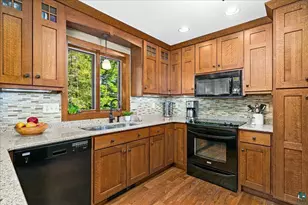 720 Mellwood Ave, Duluth, MN 55804 - Photo 9
