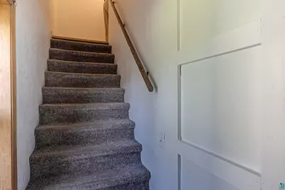218 N 1st Ave, Ely, MN 55731 - Photo 5