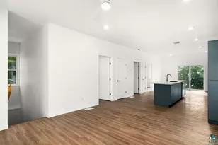 4 W 11th St, Duluth, MN 55806 - Photo 9