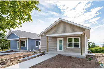 8 W 11th St, Duluth, MN 55806 - Photo 1