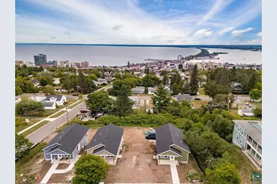 8 W 11th St, Duluth, MN 55806 - Photo 15