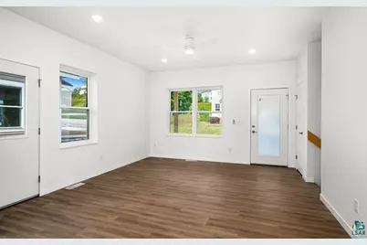 12 W 11th St, Duluth, MN 55806 - Photo 9