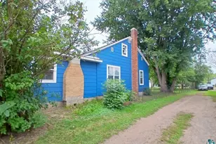 605 Commercial Ave, Sandstone, MN 55072 - Photo 3
