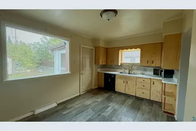 3715 E 3rd St, Superior, WI 54880 - Photo 5