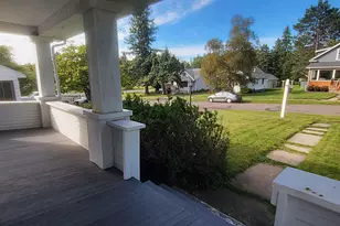 124 E Chisholm St, Duluth, MN 55803 - Photo 5