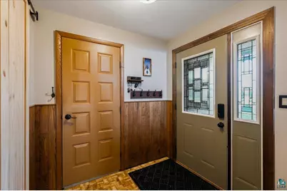 2010 E 10th St, Superior, WI 54880 - Photo 5