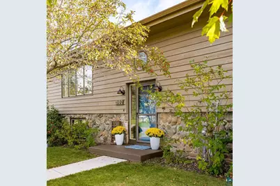 2102 N Robin Ave, Duluth, MN 55811 - Photo 3