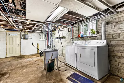 2024 W 5th St, Duluth, MN 55804 - Photo 27