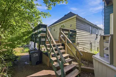 725 W 2nd St, Duluth, MN 55806 - Photo 3