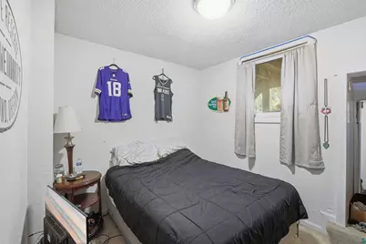 725 W 2nd St, Duluth, MN 55806 - Photo 7