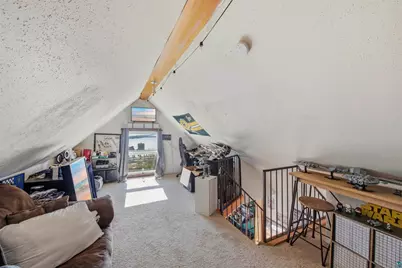 725 W 2nd St, Duluth, MN 55806 - Photo 17