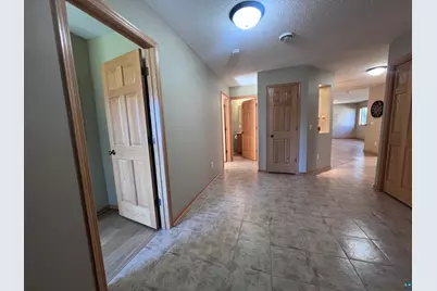 38 Billings Ln, Superior, WI 54880 - Photo 9