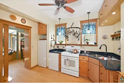 1612 E Skyline Pkwy, Duluth, MN 55805 - Photo 11
