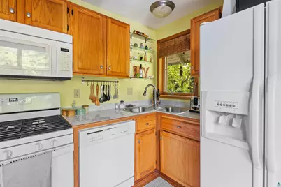 1015 W 4th Street, Duluth, MN 55806 - Photo 15