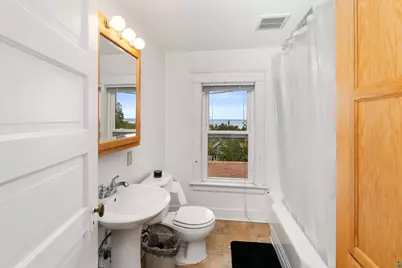 1306 E 11th St, Duluth, MN 55805 - Photo 13