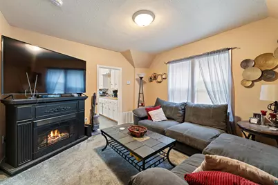 613 N 59th Ave W, Duluth, MN 55807 - Photo 5