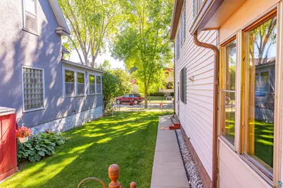 505 S 6th St, Virginia, MN 55792 - Photo 5