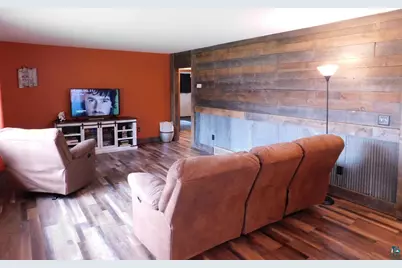 806 N 7th St, Virginia, MN 55792 - Photo 11