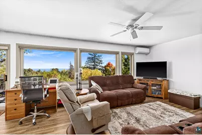 1424 E Skyline Pkwy, Duluth, MN 55802 - Photo 7