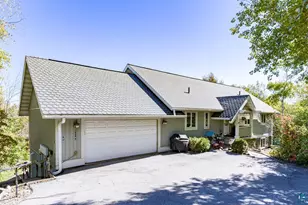 1424 E Skyline Pkwy, Duluth, MN 55802 - Photo 59