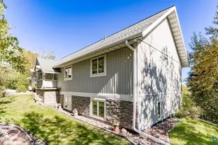 1424 E Skyline Pkwy, Duluth, MN 55802 - Photo 37