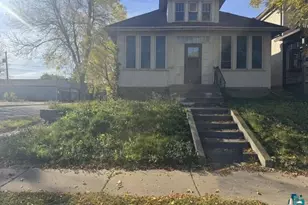 1219 E 13th St, Hibbing, MN 55746 - Photo 21