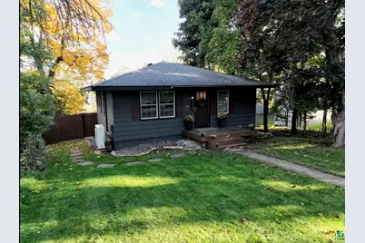 1906 E 6th St, Duluth, MN 55812 - Photo 3