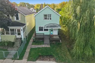 17 S 60th Ave W, Duluth, MN 55807 - Photo 1