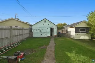 17 S 60th Ave W, Duluth, MN 55807 - Photo 3