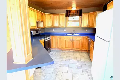 8561 Hwy 61 W, Schroeder Township, MN 55613 - Photo 15