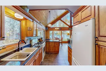 425 South Shore Dr, Grand Marais, MN 55604 - Photo 9
