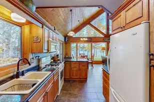 425 S Shore Dr, Grand Marais, MN 55604 - Photo 9
