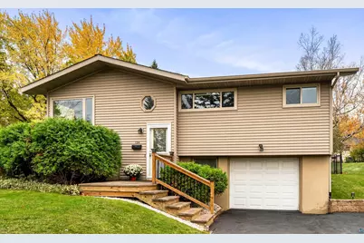 124 E Calvary Rd, Duluth, MN 55803 - Photo 1