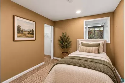 3810 E 4th St, Duluth, MN 55804 - Photo 31