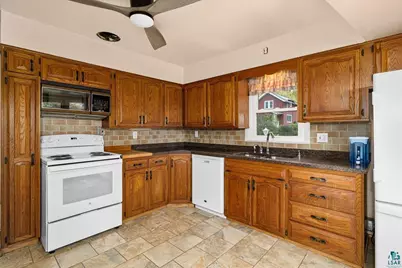 5228 Ivanhoe St, Duluth, MN 55804 - Photo 11