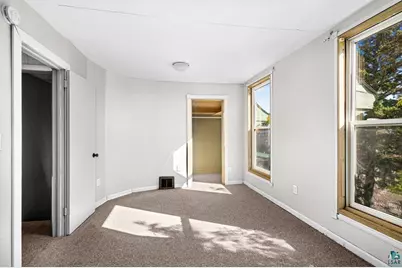 1125 E 4th St, Duluth, MN 55805 - Photo 23