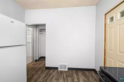 1125 E 4th St, Duluth, MN 55805 - Photo 13