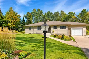 512 Ridgewood Rd, Duluth, MN 55804 - Photo 1