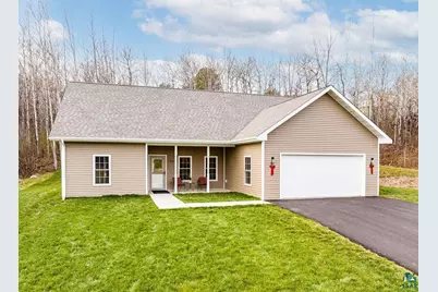 915 N Basswood Ave, Duluth, MN 55811 - Photo 1